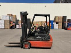 **(INCLUDES CHARGER)**LINDE E16C-02 ELECTRIC 3-WHEEL FORKLIFT | 1,600KG CAPACITY