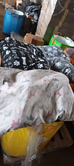 42 X NEW DOG PILLOW MATTRESS