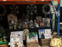 BRANDED PRODUCTS LIGHTS, DECORATIONS, WATER SPINNERS, LIGHT SCULPTURES & MUCH MORE! £2750