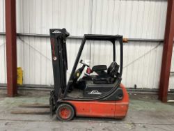 LINDE E16C-02 ELECTRIC FORKLIFT (2004 ) **(INCLUDES CHARGER)**
