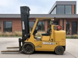 2003 CAT GC70K COMPACT LPG FORKLIFT – 7,000KG CAPACITY – 5,000 HOURS – TRIPLEX MAST – 6,000MM LIFT