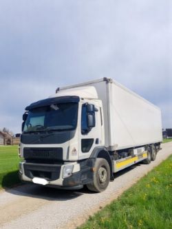 2018 VOLVO FE320 FRIDGE TRUCK – 6X2 – 26 TON GVW – 27FT DUAL COMPARTMENT – AUTO
