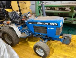FORD 1220 TRACTOR