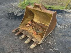 4FT DIGGING BUCKET – 65MM PINS – SUIT EXCAVATOR/DIGGER – JCB, DOOSAN, HITACHI