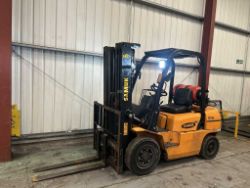 SAMUK R25L LPG FORKLIFT – 2,500KG CAPACITY | 2009 | TRIPLEX MAST