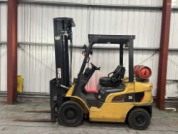 CAT GP25NT LPG FORKLIFT – 2,500KG CAPACITY | 2019 | TRIPLEX MAST