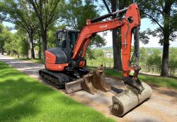 2015 KUBOTA U48-4 MINI EXCAVATOR – 4.8 TON – Q/H – 3 BUCKETS – 4704 HOURS