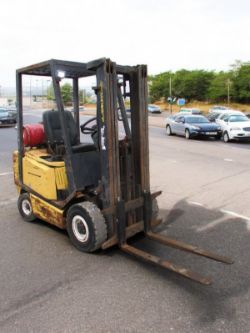 YALE FORKLIFT TRUCK – CONTAINER SPEC TRIPLE MAST