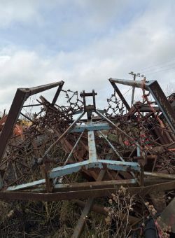PARMITER 12½ FT FOLDING CHAIN HARROWS