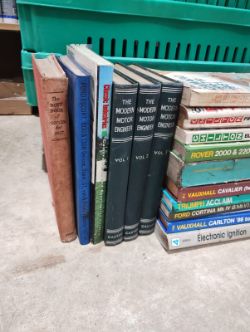 JOBLOT OF 16 - CLASSIC/VINTAGE CAR MANUEL'S AND BOOKS - USED GREAT CONDITION