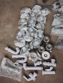 ABACUS - KITCHEN SINK ACCESSORIES JOBLOT - ALL NEW - PACKS DRAINERS , HOSES - JOBLOT OF 45 PSC