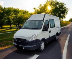 2013 (63 PLATE) IVECO DAILY 35C13 MWB 2300CC 130BHP DIESEL CREW VAN >>--NO VAT ON HAMMER--<<