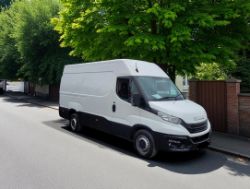 **(ONLY 30K MILEAGE)** 2023 IVECO DAILY 35S14B MWB 2.3 DIESEL PANEL VAN >>--NO VAT ON HAMMER--<<