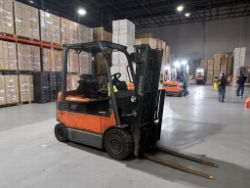 **(INCLUDES CHARGER)**TOYOTA 7FBMF25 ELECTRIC FORKLIFT - 4 WHEEL | 2,500KG CAPACITY