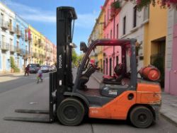 TOYOTA 02-8FGJF35 LPG FORKLIFT | 3,500KG CAPACITY | TRIPLEX MAST