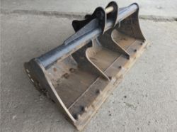 HINOX 5FT GRADING BUCKET TO SUIT DIGGER – 45MM PIN – 60 INCH (1500MM)