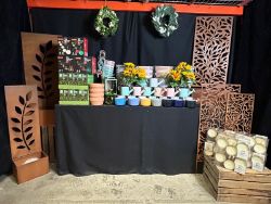 1 PALLET OF SUMMER GARDEN LIGHTS, SOLAR, PLANTERS, FEATURES,OUTDOOR, LANTERNS, RUGS & MUCH MORE!
