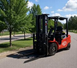 NEW EP EQUIPMENT EFL353 LITHIUM-ION FORKLIFT