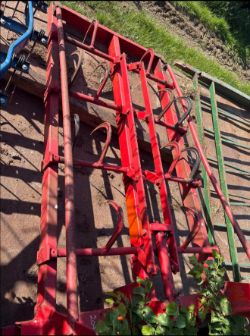 BIG BALE GRAB – HEAVY-DUTY BALE HANDLING ATTACHMENT