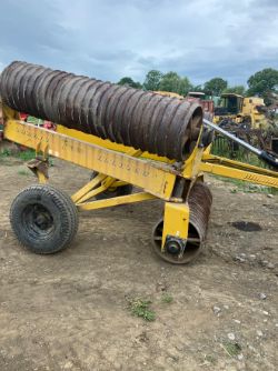 TWOSE FOLDING ROLLERS