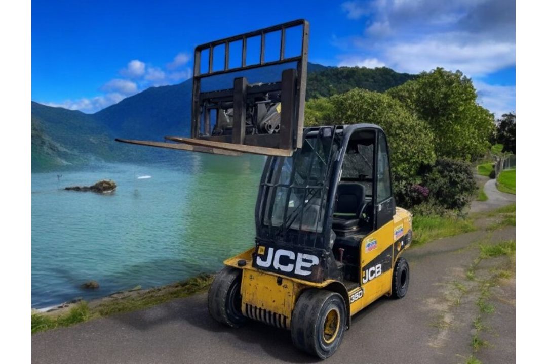 JCB TELETRUK TLT35D TELEHANDLER FORKLIFT (2011) - Image 5 of 10