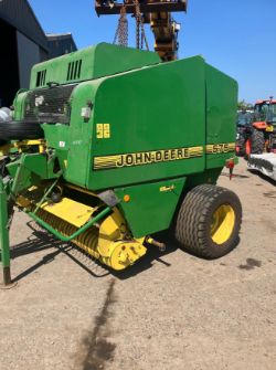 JOHN DEERE 575 ROUND BALER