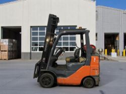 2008 TOYOTA 8FGCU30 LPG FORKLIFT – 3,000KG CAPACITY – 22,000 HOURS – STANDARD MAST