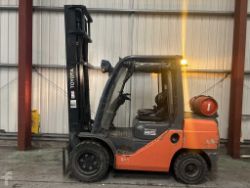 TOYOTA 02-8FGJF35 LPG FORKLIFT (2013)
