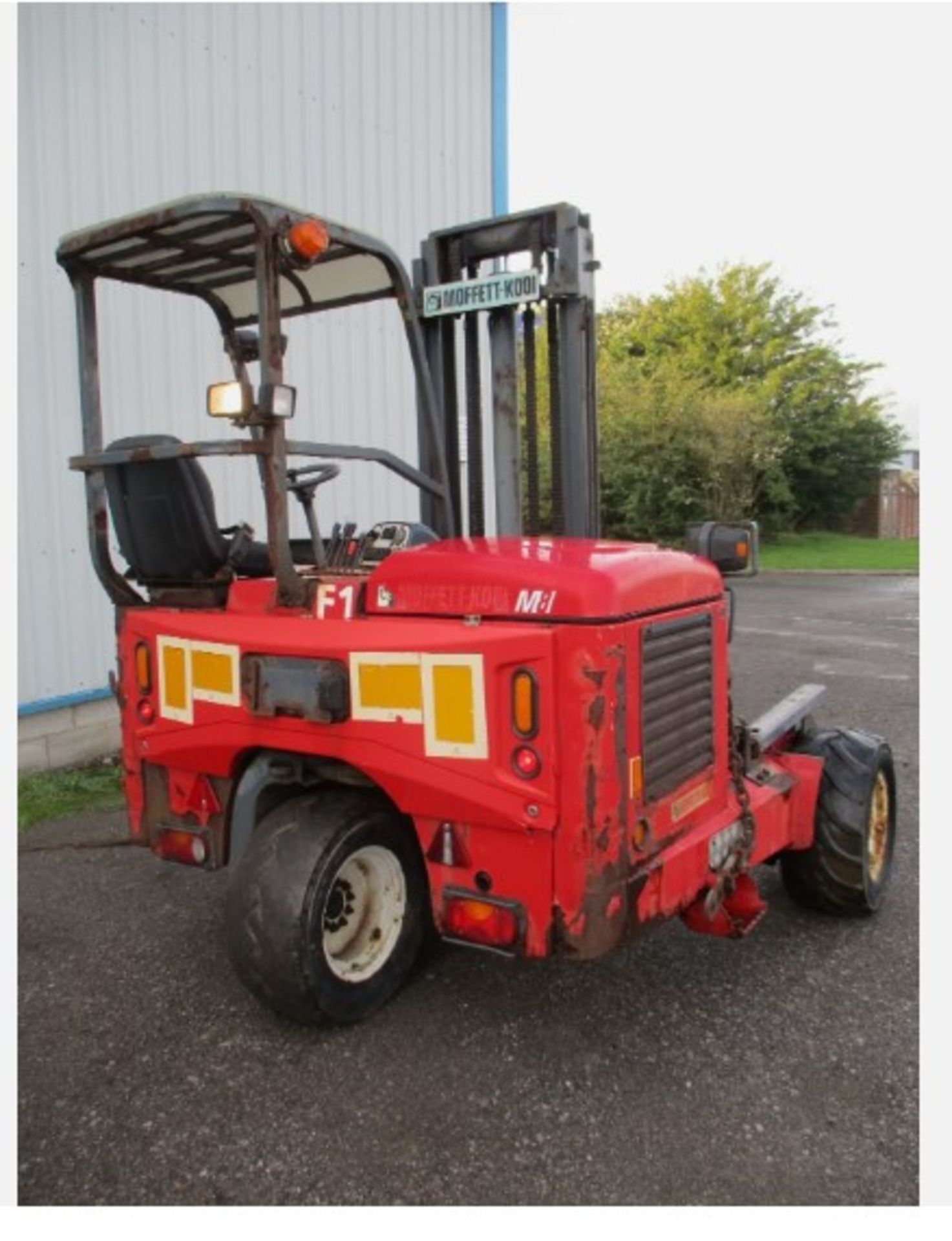 2005 MOFFETT MOUNTY M8 25.4 FORKLIFT – 2,500 KG LIFT CAPACITY – SIDE LOADER