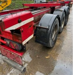 ENNISON SKELLY TRAILER – 3-AXLE CONTAINER TRAILER WITH EXTENDABLE SLIDE