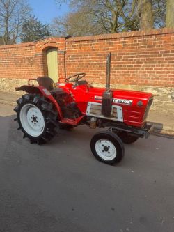 YANMAR YM1702 COMPACT TRACTOR (NO VAT ON HAMMER)