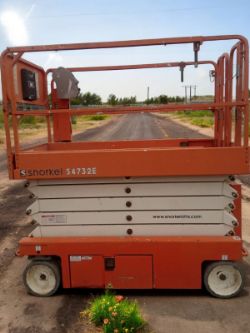 2020 SNORKEL 4732E SCISSOR LIFT ACCESS PLATFORM CHERRY PICKER