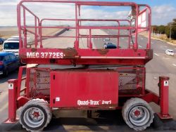 MEC 3772 ELECTRIC SCISSOR LIFT ACCESS PLATFORM - 4X4 GENIE