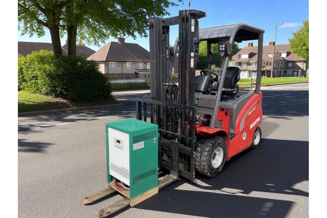 2020 MANITOU ME425C ELECTRIC FORKLIFT – 2.5T CAPACITY – TRIPLEX MAST – 48V - Image 6 of 13