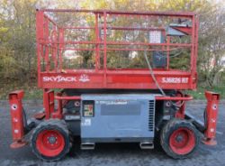 2015 SKYJACK SJ6826 SCISSOR LIFT ACCESS PLATFORM