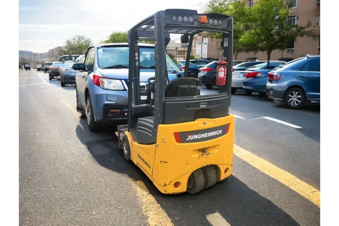 2009 JUNGHEINRICH EFG215 ELECTRIC FORKLIFT (3-WHEEL) **(INCLUDES CHARGER)** - Image 12 of 13