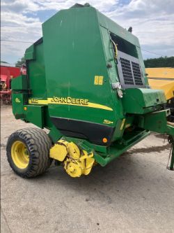 JOHN DEERE 582 ROUND BALER