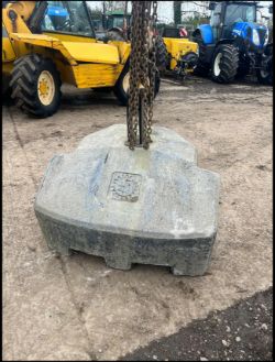 CONCRETE FRONT WEIGHT BLOCK