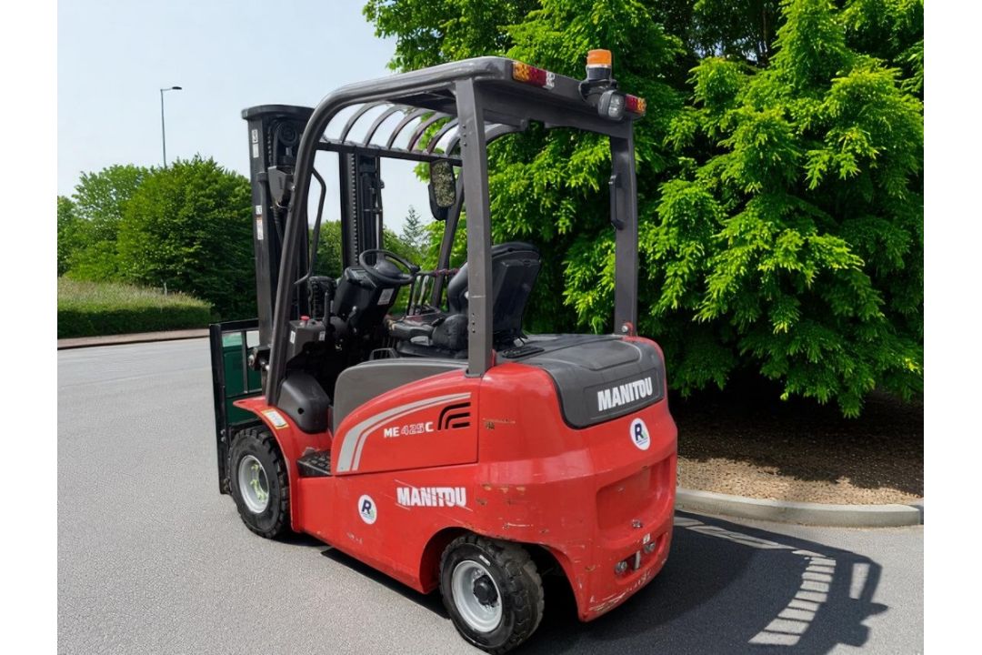 2020 MANITOU ME425C ELECTRIC FORKLIFT – 2.5T CAPACITY – TRIPLEX MAST – 48V - Image 4 of 13