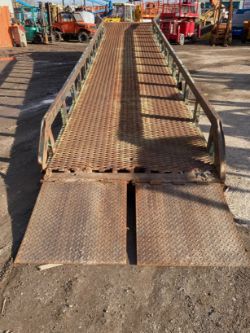 THORWORLD CONTAINER LOADING RAMP – HYDRAULIC