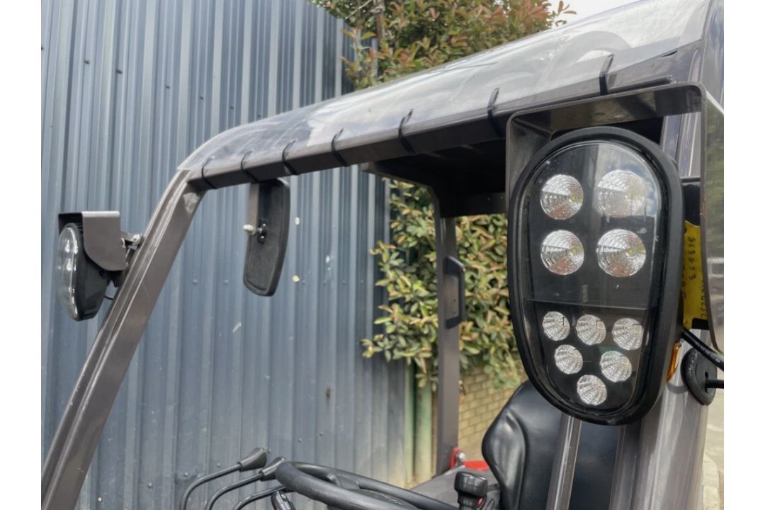 2020 MANITOU ME425C ELECTRIC FORKLIFT – 2.5T CAPACITY – TRIPLEX MAST – 48V - Image 8 of 13