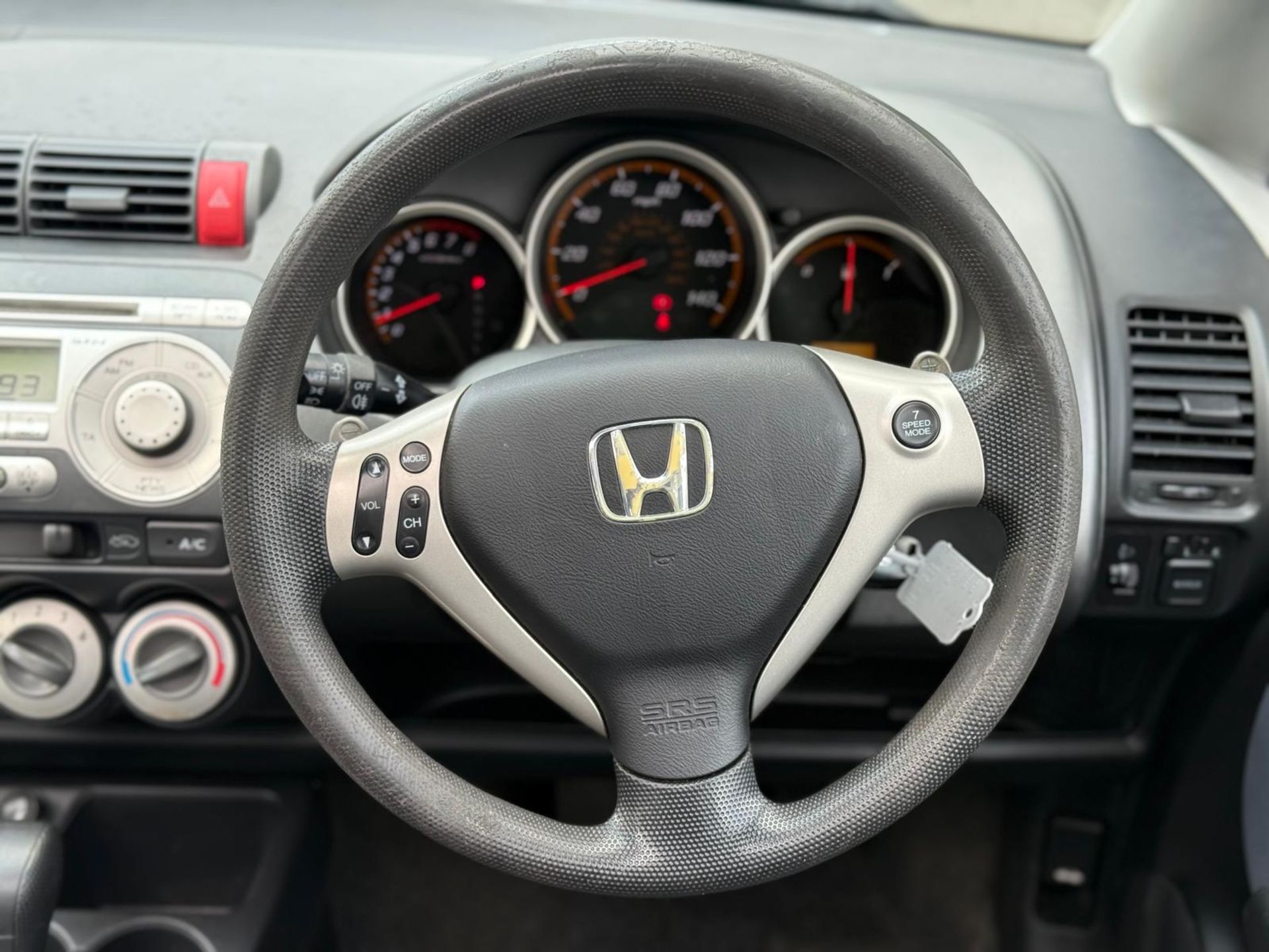 2007 HONDA JAZZ SE CVT – 7-SPEED AUTO – SUNROOF – 149K – >>--NO VAT ON HAMMER--<< - Image 15 of 20