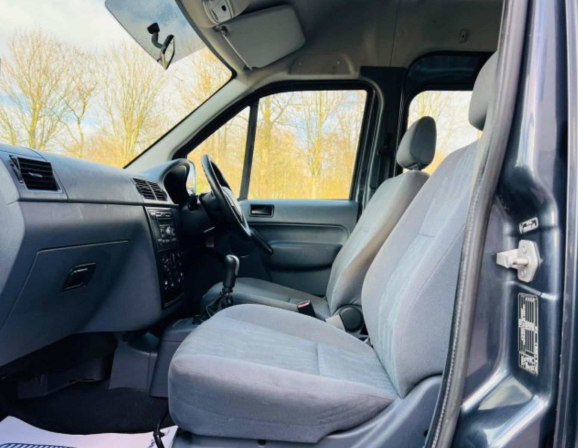 FORD TOURNEO CONNECT 1.8 TDCI T230 90 – 90K MILES >>--NO VAT ON HAMMER--<< - Image 15 of 27