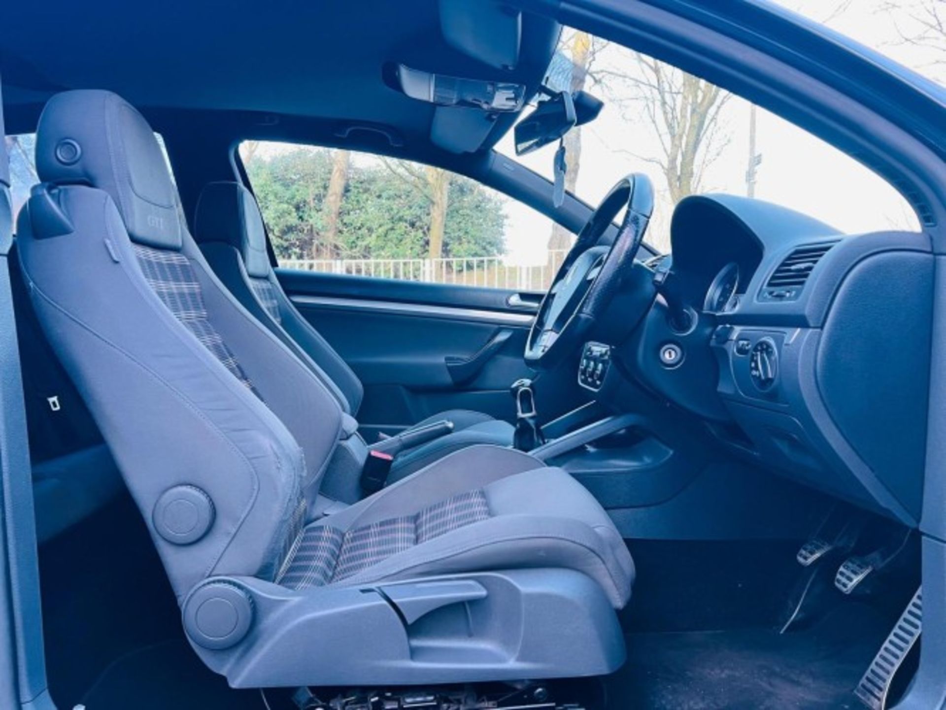 2007-57 VOLKSWAGEN GOLF 2.0 TFSI GTI 3DR – ULEZ COMPLIANT >>--NO VAT ON HAMMER--<< - Image 24 of 32
