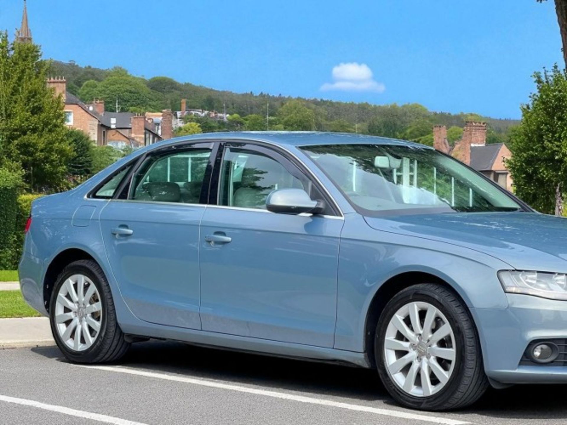 2009 AUDI A4 2.0 TDI EXECUTIVE SE – MULTITRONIC >>--NO VAT ON HAMMER--<< - Image 10 of 39