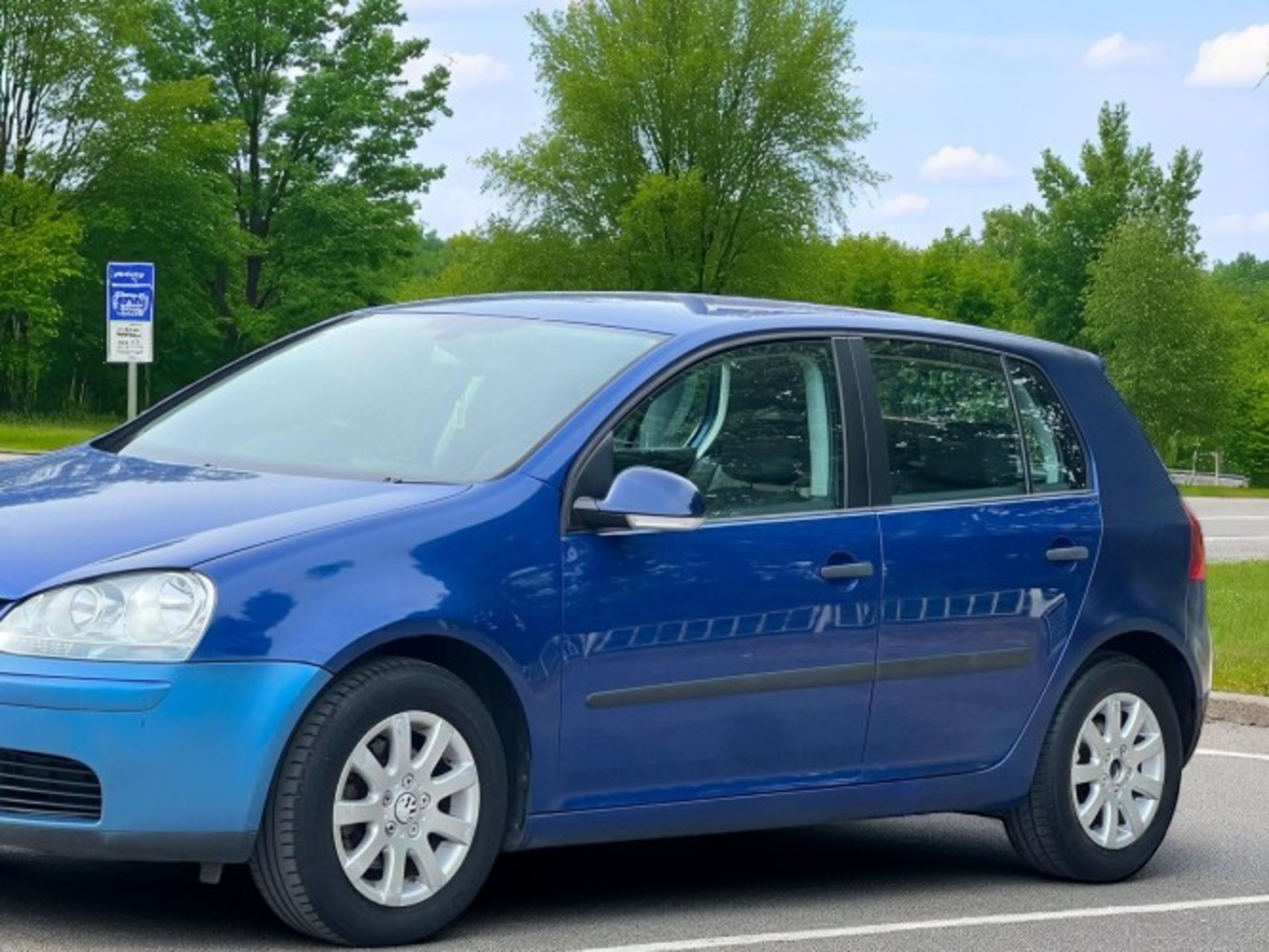 2004 VOLKSWAGEN GOLF 1.6 FSI SE 5DR – ULEZ COMPLIANT – PETROL >>--NO VAT ON HAMMER--<< - Image 9 of 27