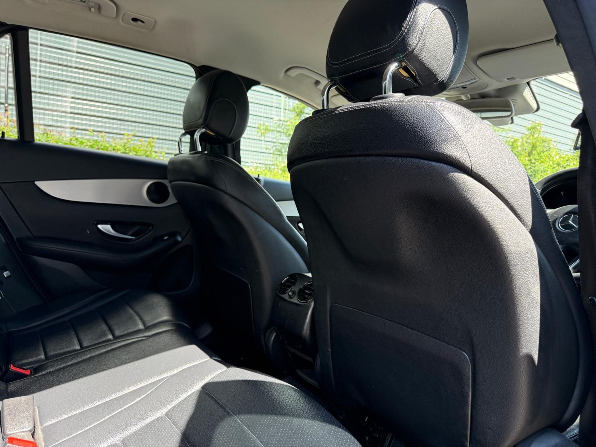 2017 MERCEDES-BENZ GLC 250 D 4MATIC SPORT AUTO >>--NO VAT ON HAMMER--<< - Image 18 of 27