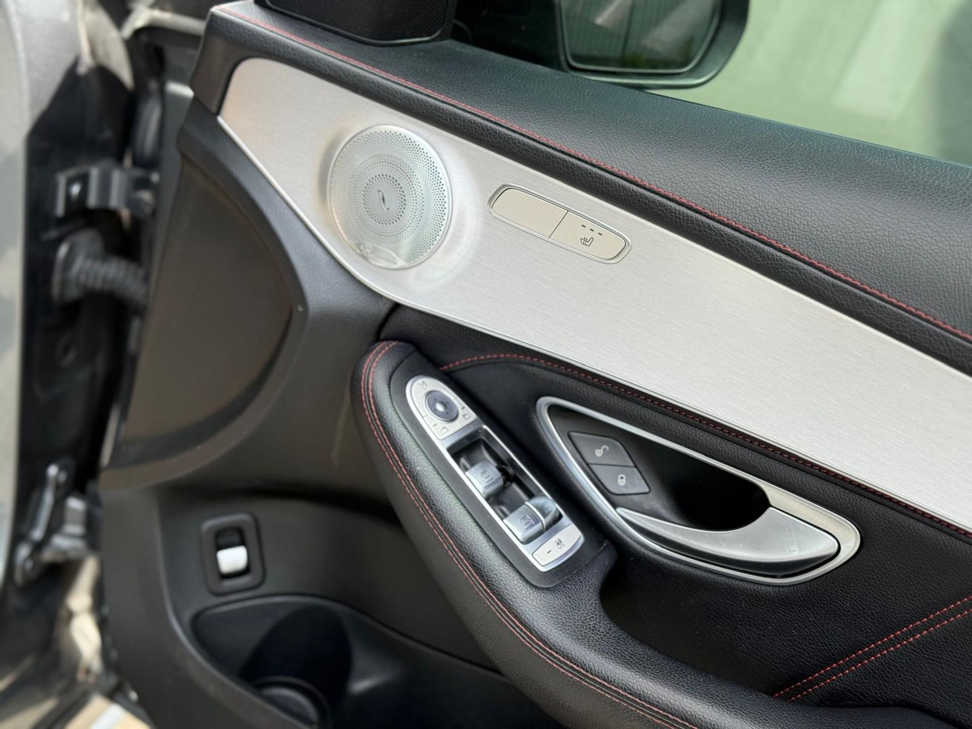 2019 MERCEDES-BENZ AMG C 43 PREMIUM PLUS – 4MATIC – 3.0 V6 >>--NO VAT ON HAMMER--<< - Image 25 of 38
