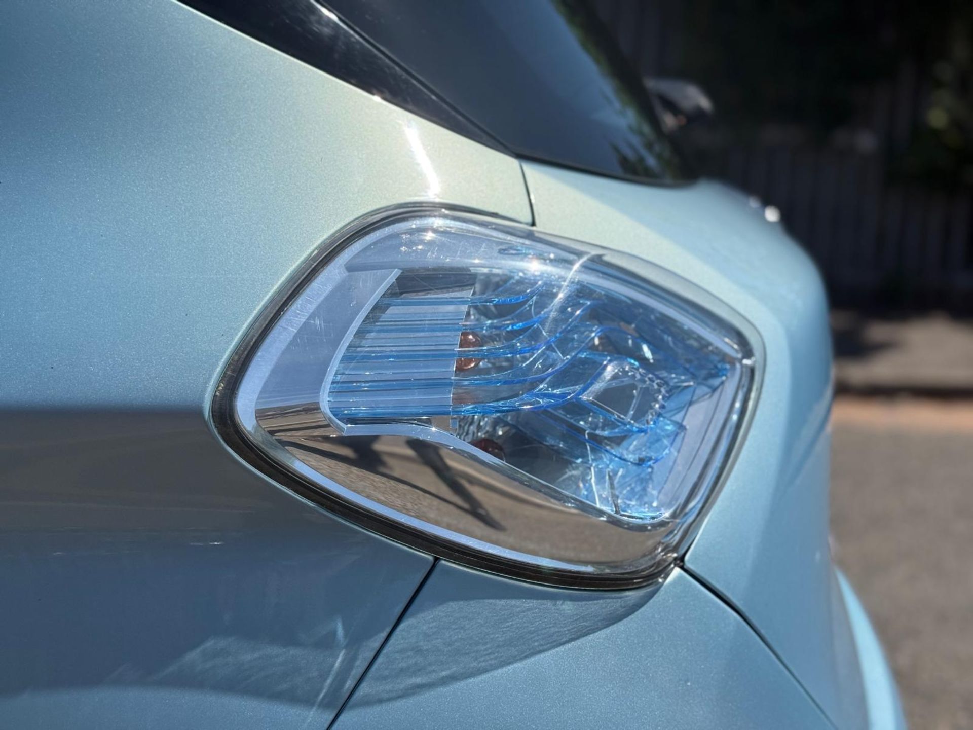 2014 RENAULT ZOE DYNAMIQUE INTENS AUTO – 68K MILES – 91% BATTERY HEALTH >>--NO VAT ON HAMMER--<< - Image 33 of 36