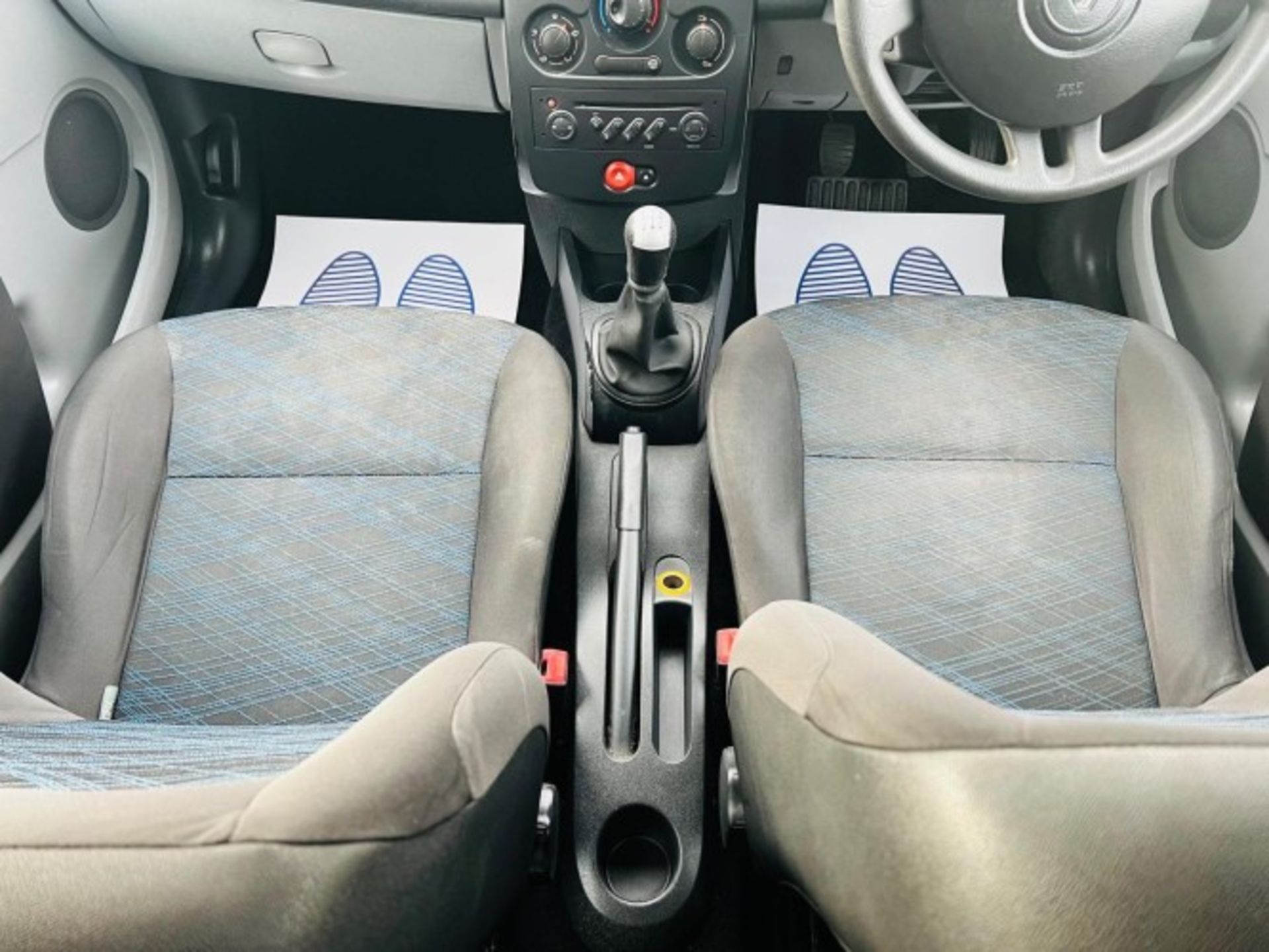 2006 RENAULT CLIO 1.2 16V EXTREME – 3DR HATCHBACK – BLACK >>--NO VAT ON HAMMER--<< - Image 17 of 26